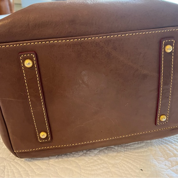 Dooney & Bourke Brown Leather Shoulder tote Leather Bag with mini purse - Picture 12 of 16
